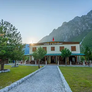 Hotel Veni I Gjyshit, Nderlysaj